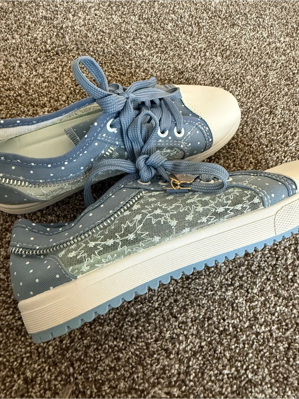 Women's Blue Lace-Accent Casual Sneakers